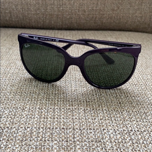 Ray-Ban Accessories - Amazing vintage women’s Ray Ban Sunglasses